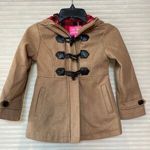 Child jacket, size 4 pink platinum brand great condition with zipper pockets